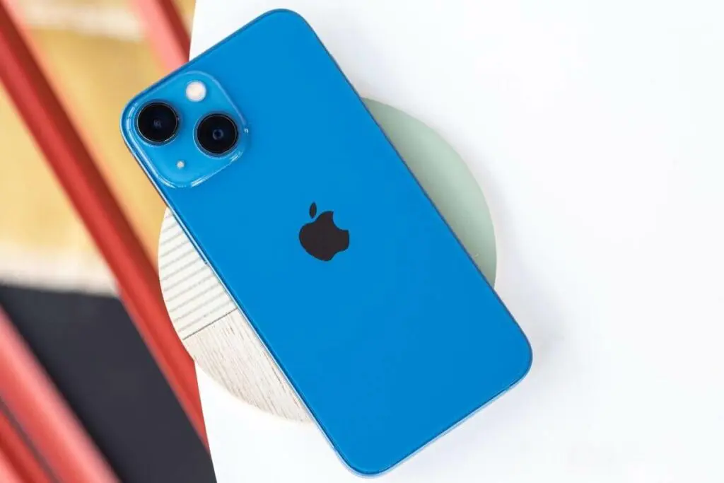 Оригинальные запчасти для iPhone 13 в Киеве